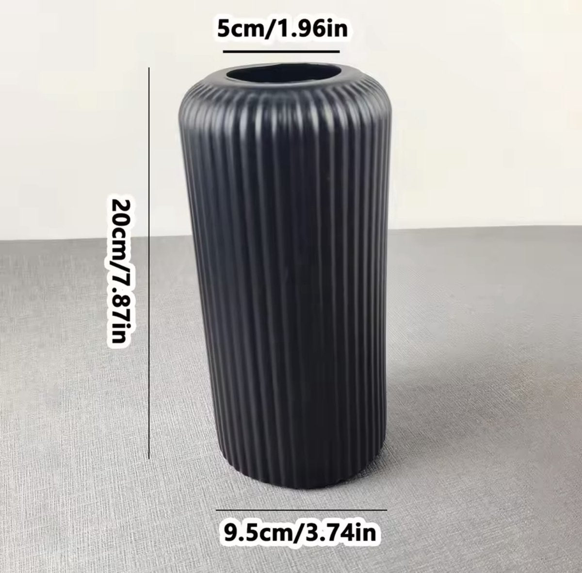 Luxurious Black Vase - Modern Vase - Modern Style - Home Furnishings - Chic - Classic Style - Matte Black Interior - Matte Black Interior - Modern Interior - Classic Model - Vase - Flower Vase - Chic Flower Vase