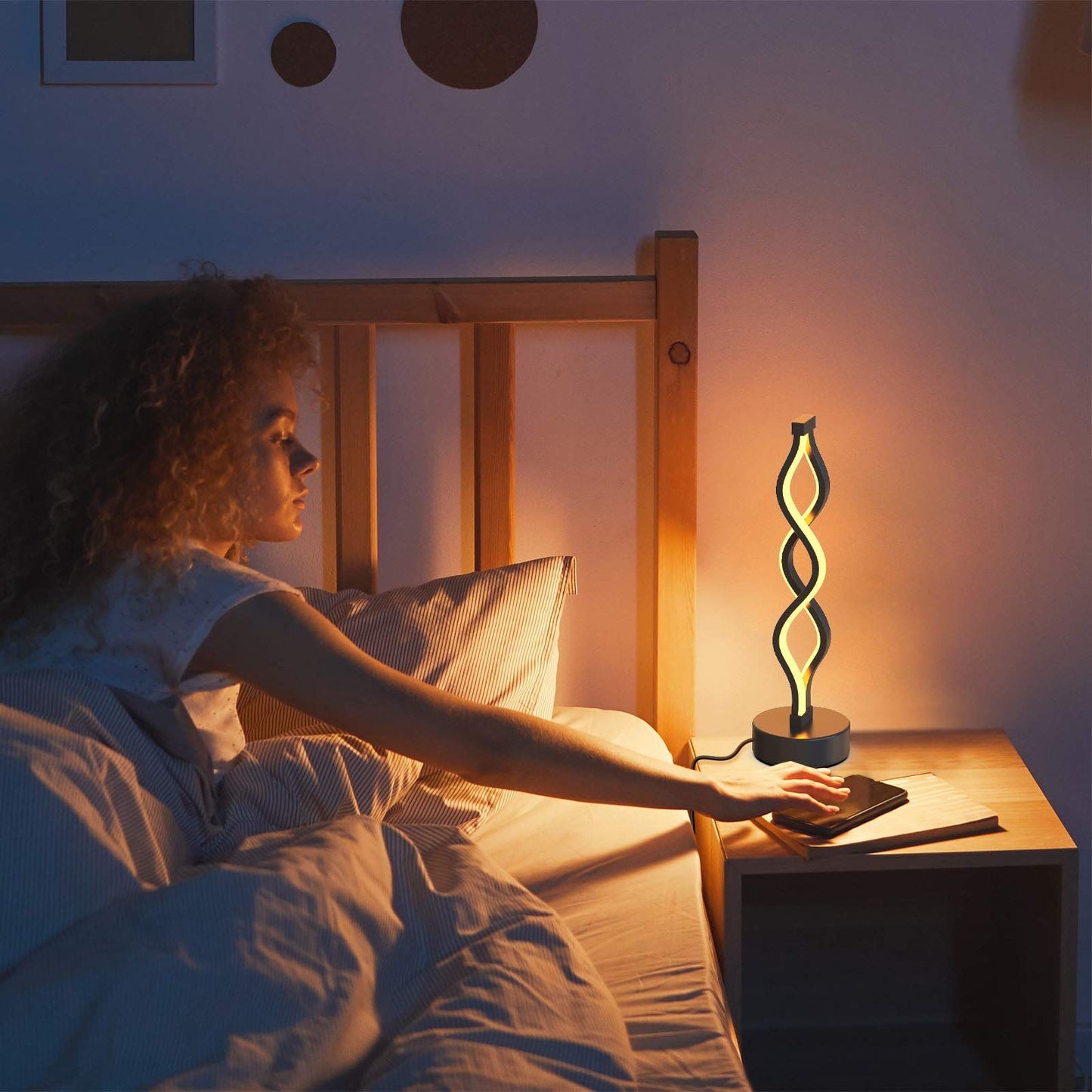 Twisted Spiral LED Table Lamp – Modern Touch-Control Desk Light for Bedroom, Living Room & Café Decor (Black)