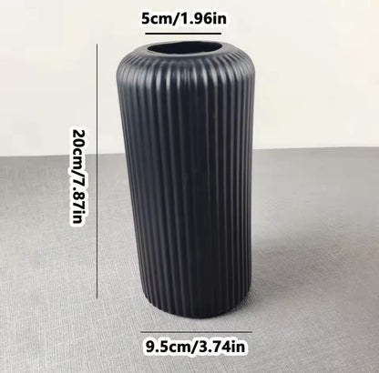 Luxurious Black Vase - Modern Vase - Modern Style - Home Furnishings - Chic - Classic Style - Matte Black Interior - Matte Black Interior - Modern Interior - Classic Model - Vase - Flower Vase - Chic Flower Vase