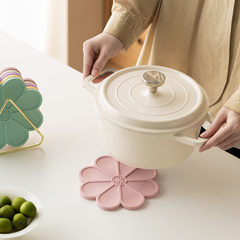 Silicone Mat - Heat Insulation & Anti-slip - Five Colors - Comes with Gold Stand - Flower Shape