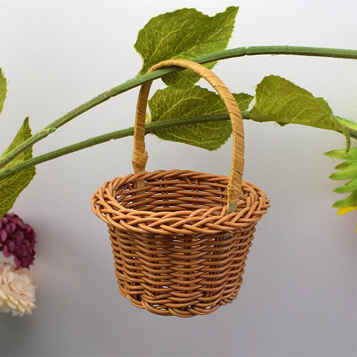 1 Piece Mini Small Wicker Basket,Wedding Flower Basket,3.14x1.96x5.51"Basket for Flower,Hand Woven Flower Basket,Kids Flower Stretch, Natural Hand Woven Easter Gift Basket with Handles White
