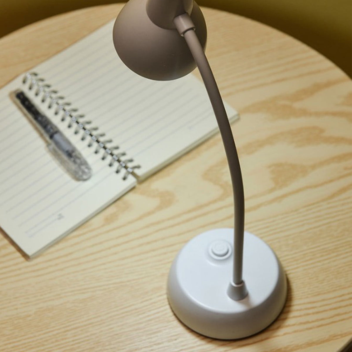 CCMAOLU Cute Pink Desk Lamp with USB Charging Port,Dimmable LED Table Lamp for Home Office,Flexible Neck Reading Light with Auto Dimming,Power Adapter Included,LED Eye Protection Table Lamp White