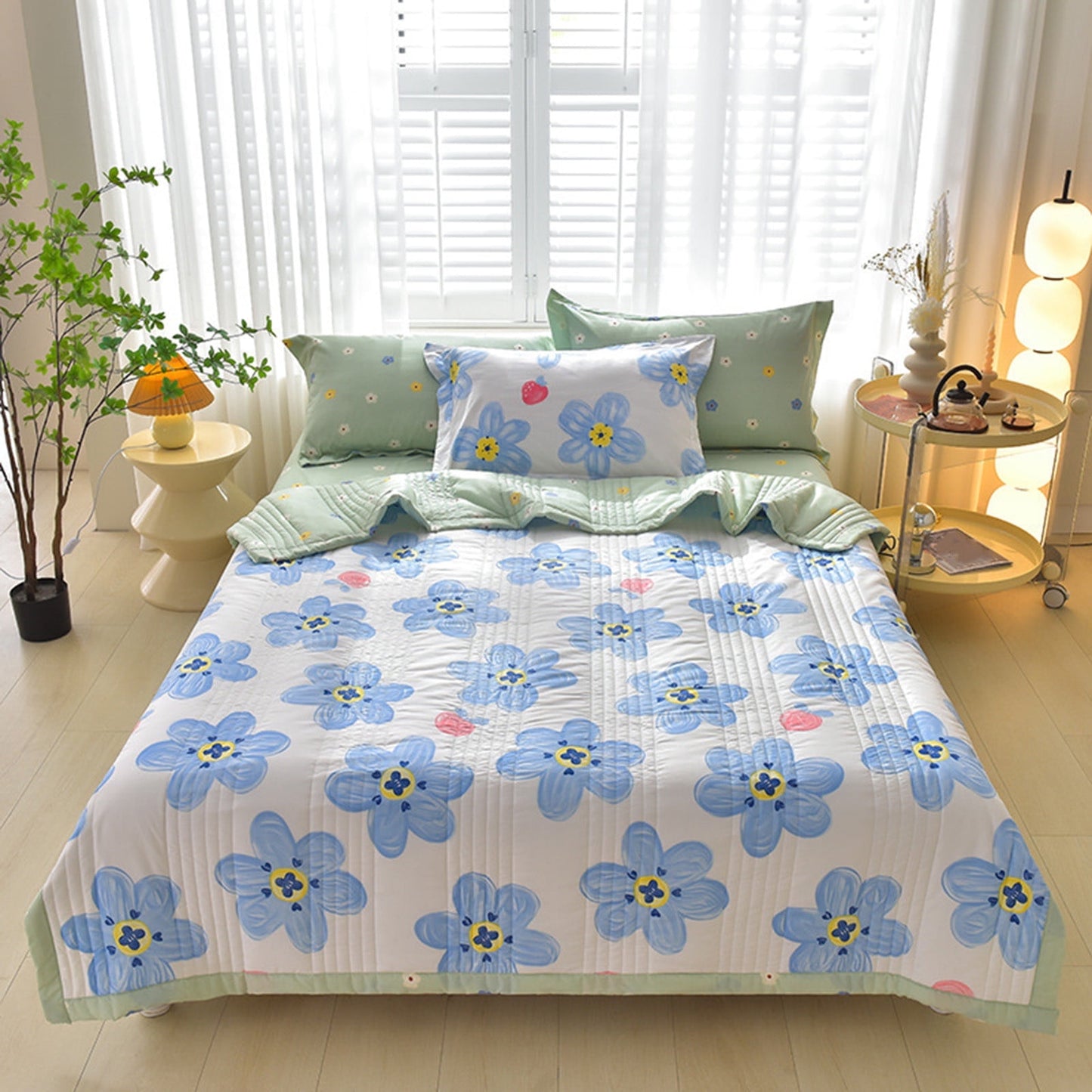 Quilts for Queen Bed Light Bedspreads,Soft Bed Summer Quilt Lightweight Microfiber Bedspread,Modern Style Flowers Pattern Coverlet for All Season Blue
