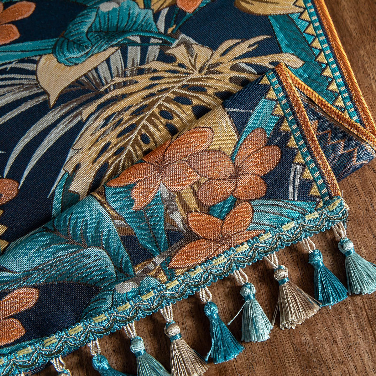 Luxury Thick Chenille Table Runner, Embroidery Jacquard Table Runners with Handmade Tassels for Dining Room Dresser Party