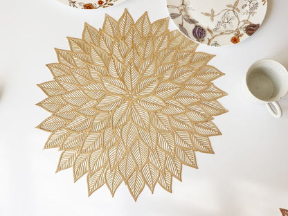 Round Hollow Out Flowers Place Mats for Dining Table Pressed Vinyl Blooming Leaf Table Mats for Holiday Party Wedding Accent