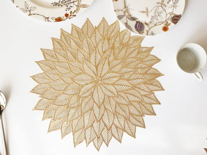 Round Hollow Out Flowers Place Mats for Dining Table Pressed Vinyl Blooming Leaf Table Mats for Holiday Party Wedding Accent