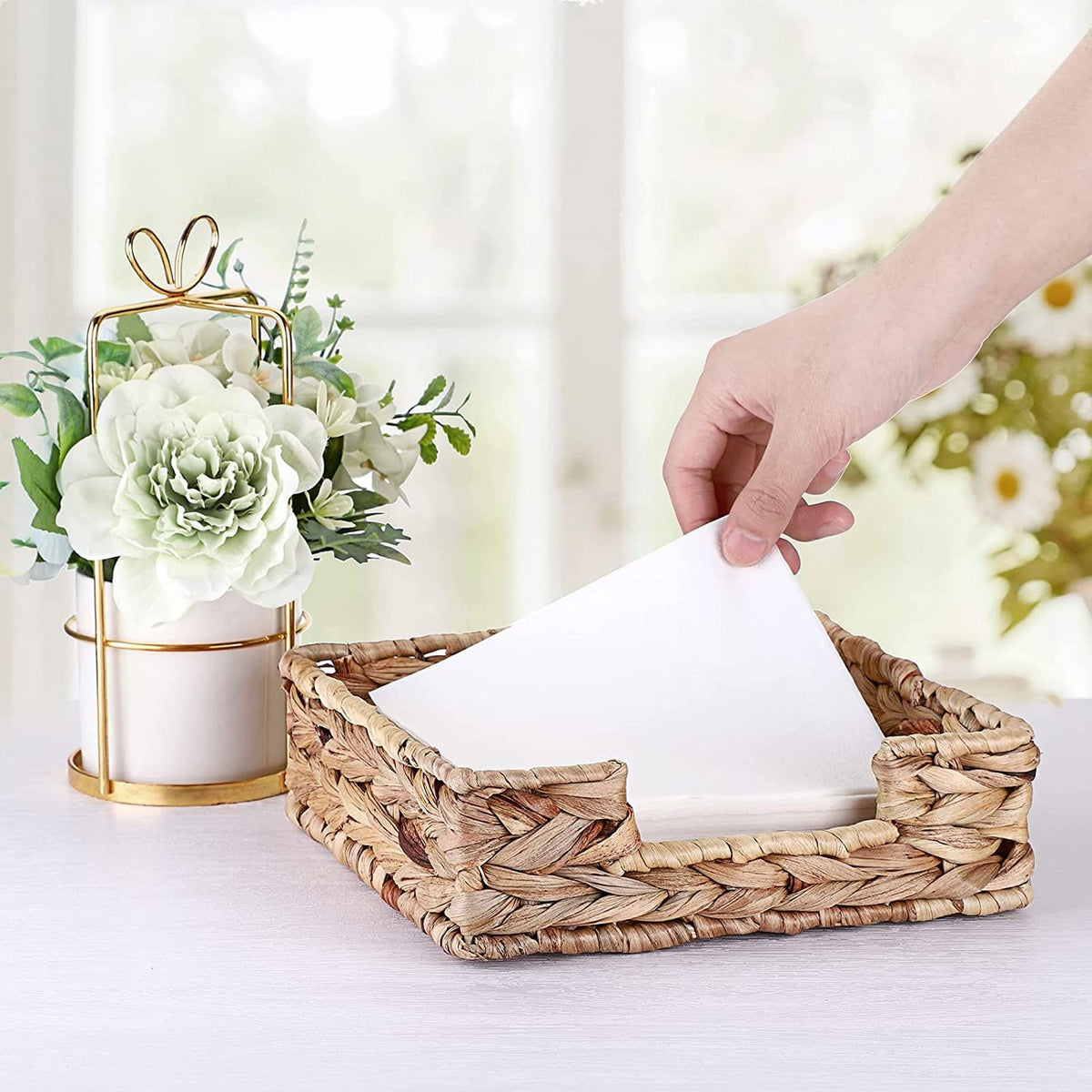 Water Hyacinth Guest Towel Holder for Bathroom, Wicker Napkins Baskets for Dinning Room, Rattan Napkin Holders for Tables,  1 Pack（Square 18 * 18 * 7cm）
