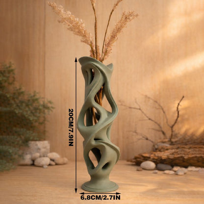 3D-printed vases: Unique and personalized items to decorate dining tables. White.