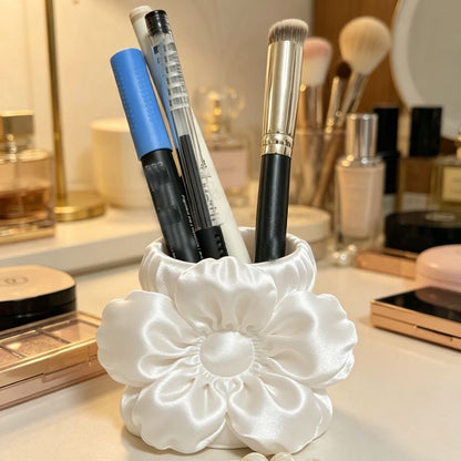 3D printed silk flower pen holder, white silk