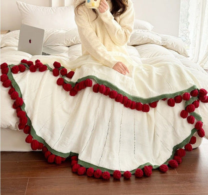 A rose bouquet multifunctional blanket, perfect for all seasons, ideal as an office nap blanket or air-conditioning cover. A timeless romantic gift for your girlfriend on holidays or birthdays. Everlasting romance.(Diameter: 100 cm / 39 in.Yellow on white