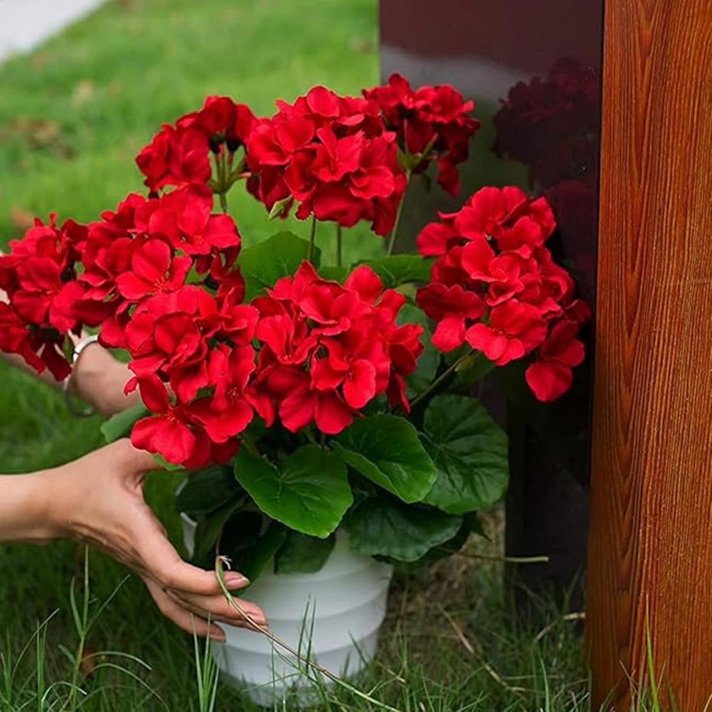 6Pcs Artificial Geraniums 14 Inch Lifelike Artificial Flowers with Adjustable Branches Long Lasting Vibrant Silk Geranium for Indoor Outdoor Red Faux Flower