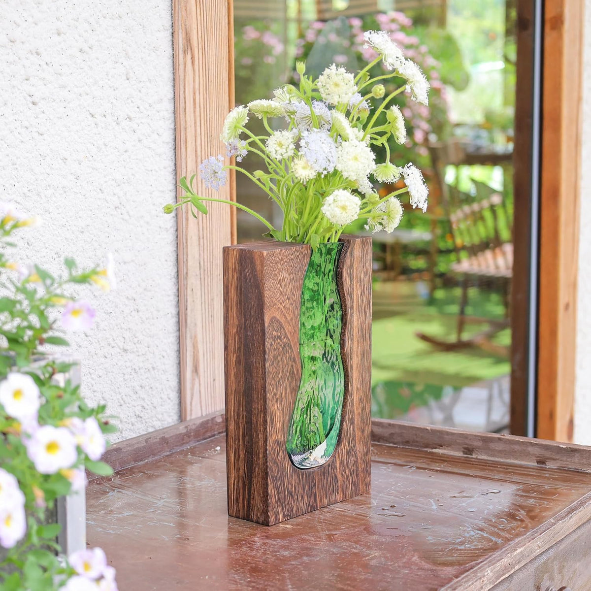 Vase with inlaid wood and glass - Rustic style wood and glass vase - Solid wood and glass vase - Vase for home decor - Table decoration (9.45 inches)