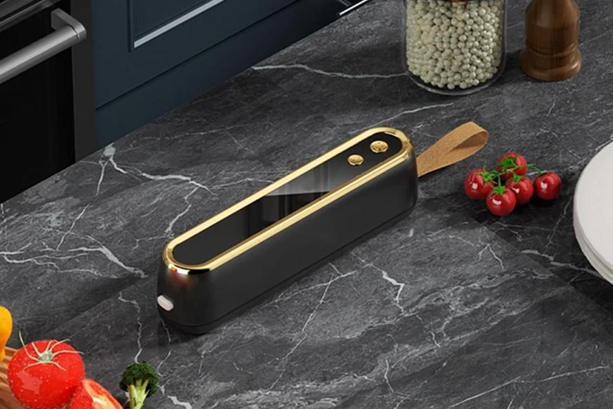 Mini Vacuum Sealer Machine Cordless Food Vacuum Sealer for Freezer Storage Meal Prep - Black