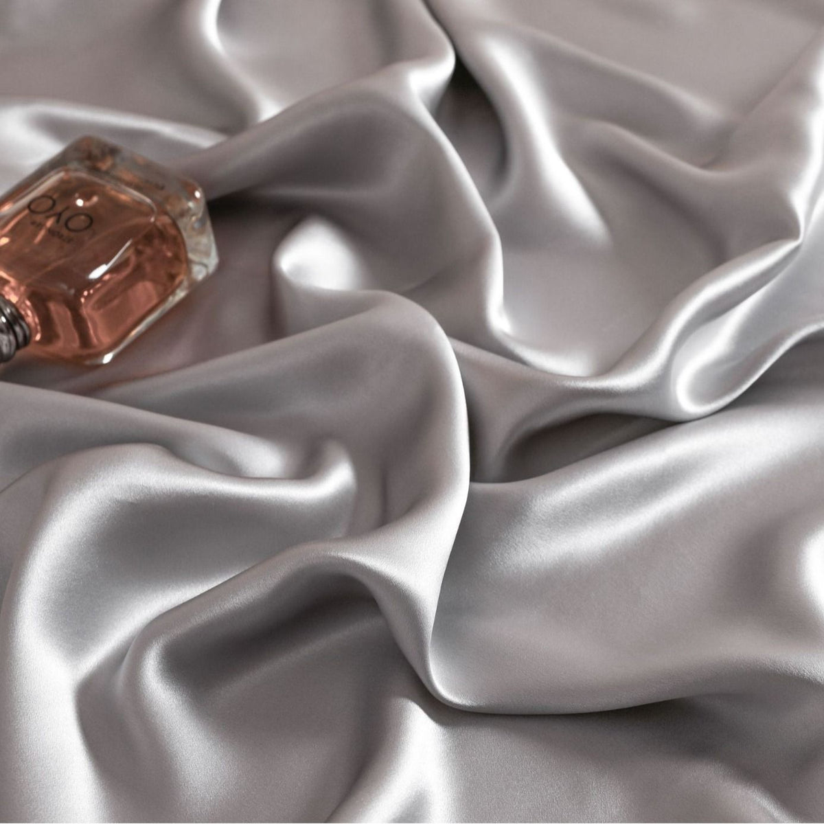 Oval Silk Workshop 22 Momme Silk Four Piece Set 1.2 m bed (1.5x 2 m quilt cover 2x 2.3 sheets