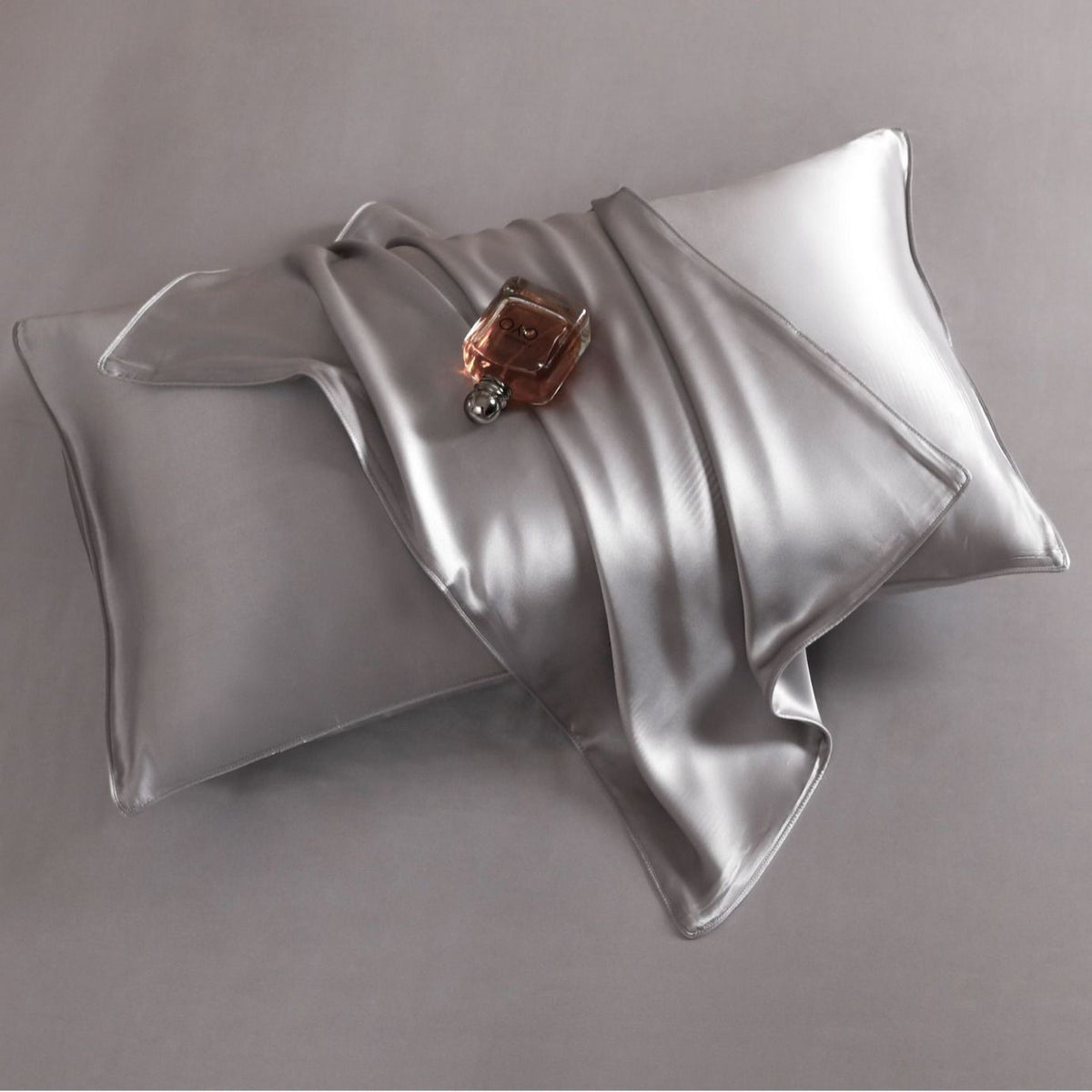 Oval Silk Workshop 22 Momme Silk Four Piece Set 1.8 m bed (2x 2.3 m quilt cover 2.3x 2.5 m bed sheet)