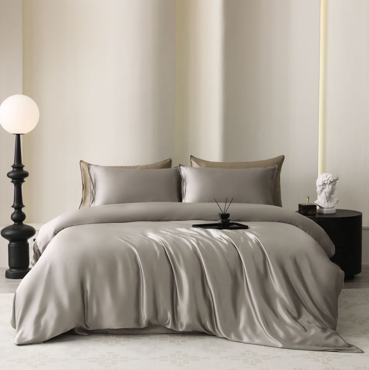 Oval Silk Workshop 22 Momme Silk Four Piece Set 1.8 m bed (2x 2.3 m quilt cover 2.3x 2.5 m bed sheet)