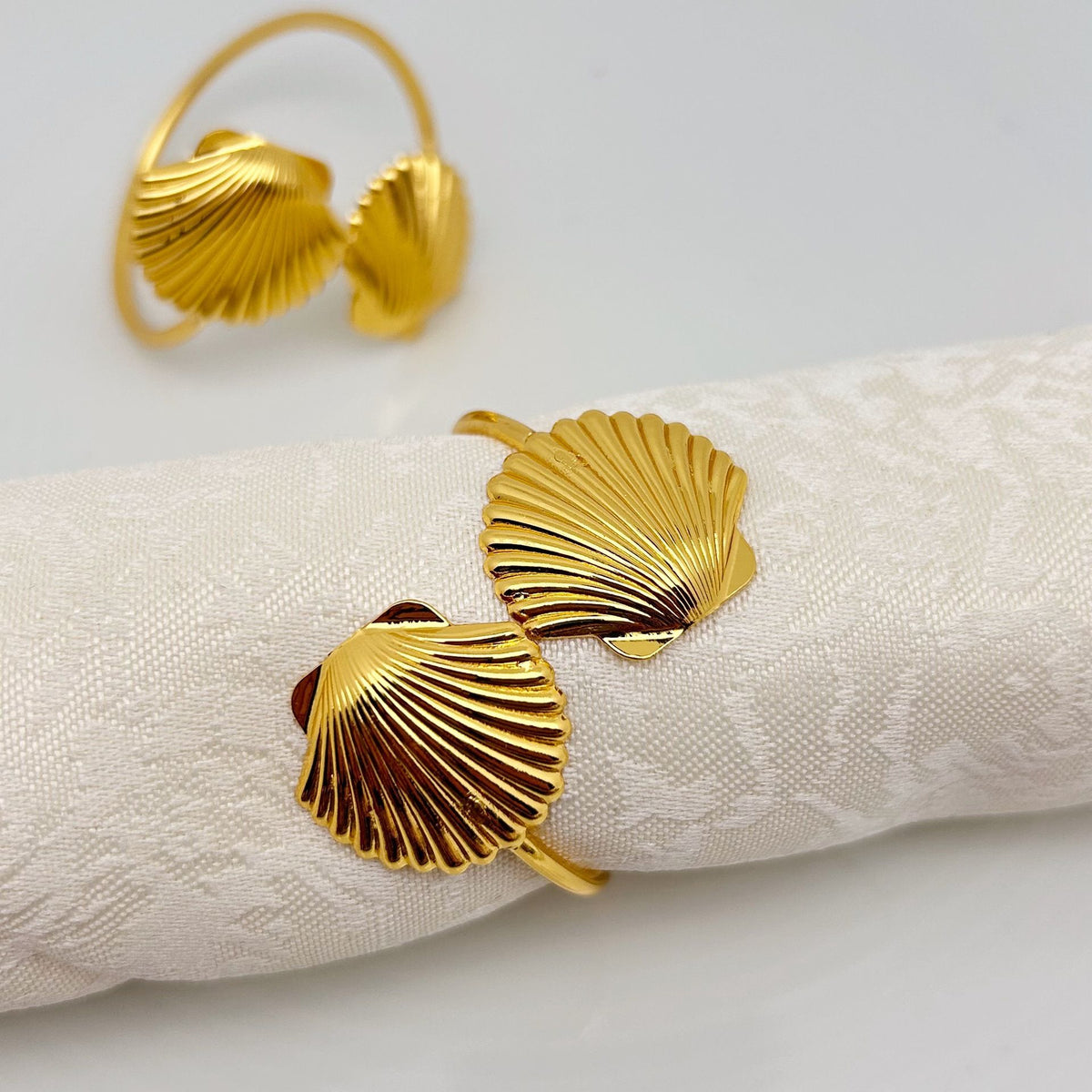 Fall Napkin Rings Set of 8, Napkins Holders Rings for Holiday Party Dinner Wedding Banquet Dinning Table Settings - (Golden)