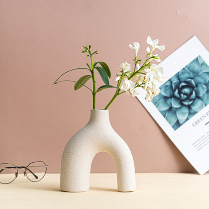 White Ceramic Flower Vase Figurines Interior Unglazed Modern Art Nordic Pampas Grass Dried Flower Container Desktop Decor