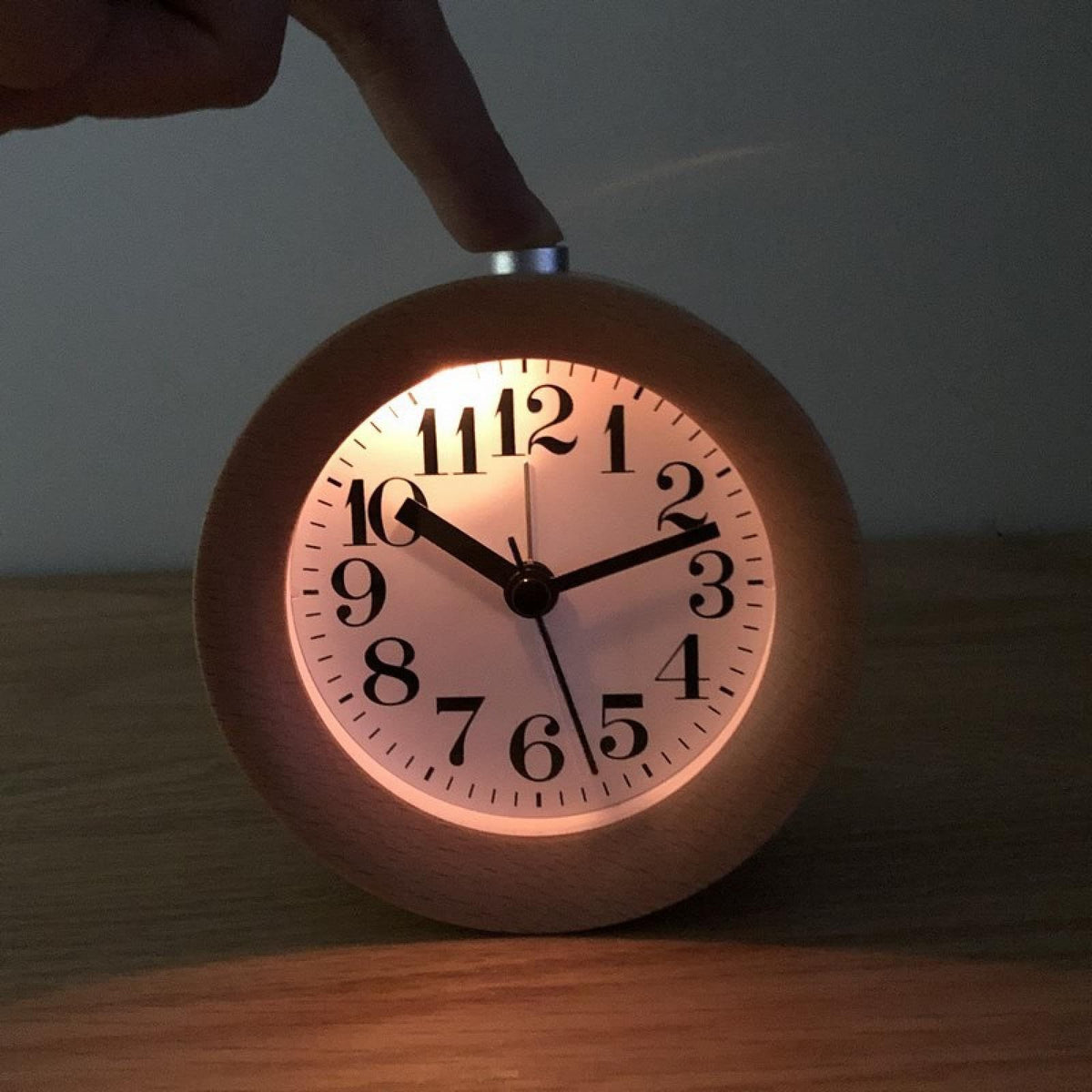 aboveClock Wooden Alarm Clock Bedside, No Ticking Bedside Clock with Snooze and Night Light Function