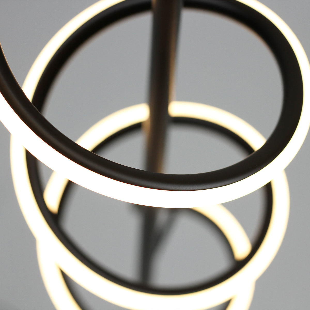 Cirrhi LED Floor Lamp - Black
