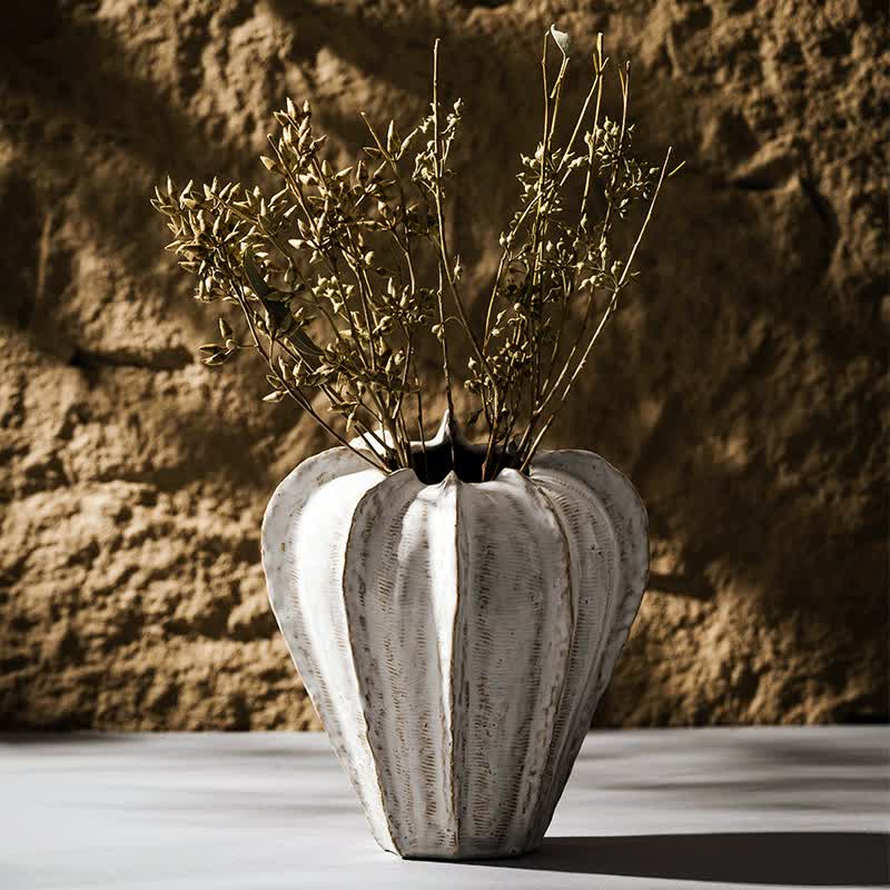 Charming White Ceramic Vase – Stylish Home Decor Accent for Flowers and Decorative Arrangements