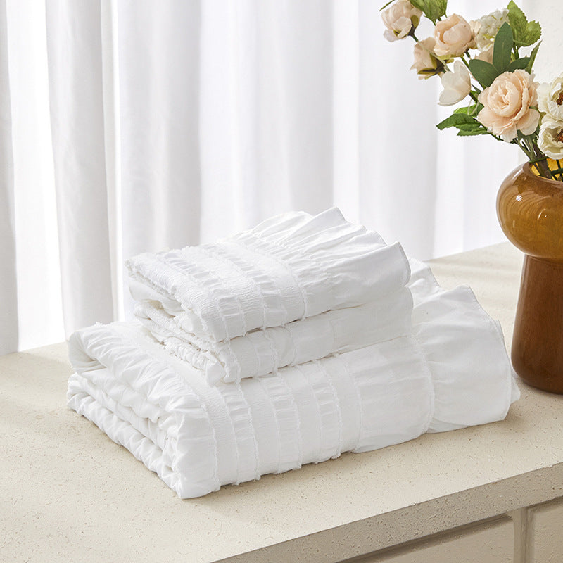 White Elegant Ruffle Seersucker Duvet Cover with 2PCS Pillow Shams - 3-Piece Vertical Stripe Clipped Floral Textured Bedding (Twin Size 168 x 229 CM)