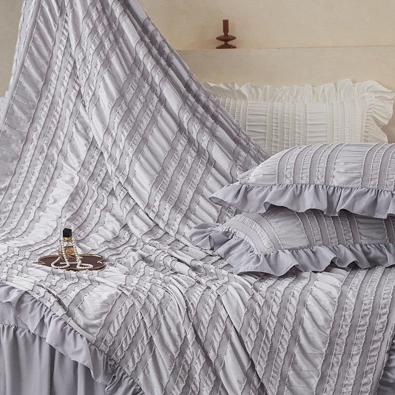 White Elegant Ruffle Seersucker Duvet Cover with 2PCS Pillow Shams - 3-Piece Vertical Stripe Clipped Floral Textured Bedding (Full Size 200 x 229 CM)