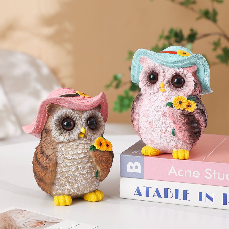 Pink Decorative Owl Figurine - Hand-Painted Resin Owl with Hat and Flower Basket, 16cm Ornament for Garden, Balcony, Living Room, Study, Desk and Shelf Decor